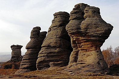 《尘封大陆》PC版性能表现分析：表现优良之作